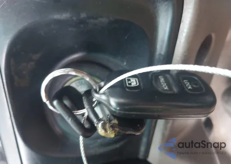 1999 Toyota 4Runner z USA, uszkodzony, nr VIN JT3GM84R4X0050585